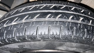 Used 2018 Renault Kwid [2015-2019] 1.0 RXT AMT Opt Petrol Automatic tyres LEFT REAR TYRE TREAD VIEW