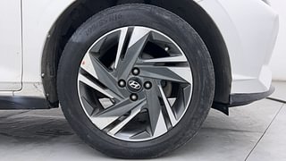 Used 2020 Hyundai New i20 Asta (O) 1.2 MT Petrol Manual tyres RIGHT FRONT TYRE RIM VIEW
