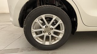 Used 2018 Maruti Suzuki Swift [2017-2021] ZXi AMT Petrol Automatic tyres RIGHT REAR TYRE RIM VIEW