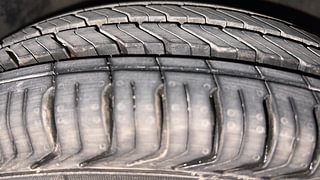 Used 2011 Hyundai i10 [2010-2016] Magna 1.2 Petrol Petrol Manual tyres RIGHT FRONT TYRE TREAD VIEW