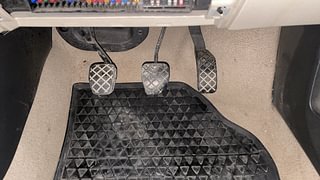 Used 2013 Volkswagen Polo [2010-2014] Highline1.2L (P) Petrol Manual interior PEDALS VIEW