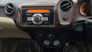 Used 2014 Honda Brio [2011-2016] VX AT Petrol Automatic interior MUSIC SYSTEM & AC CONTROL VIEW