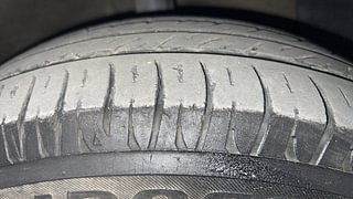 Used 2016 Hyundai Grand i10 [2013-2017] Asta AT 1.2 Kappa VTVT Petrol Automatic tyres RIGHT FRONT TYRE TREAD VIEW