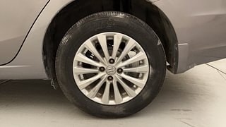 Used 2017 Maruti Suzuki Ciaz [2014-2017] ZXi AT Petrol Automatic tyres LEFT REAR TYRE RIM VIEW