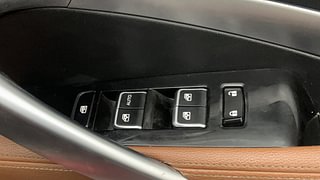 Used 2021 MG Motors Hector Plus Smart 2.0 Diesel Turbo MT 7-STR Diesel Manual top_features Power windows