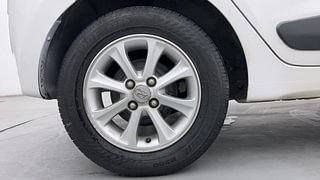 Used 2016 Hyundai Grand i10 [2013-2017] Asta AT 1.2 Kappa VTVT Petrol Automatic tyres RIGHT REAR TYRE RIM VIEW