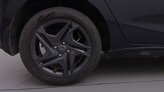 Used 2023 Hyundai New i20 Sportz 1.2 IVT Petrol Automatic tyres RIGHT REAR TYRE RIM VIEW