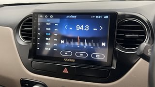 Used 2017 Hyundai Grand i10 [2013-2017] Asta (O) AT 1.2 kappa VTVT Petrol Automatic top_features Integrated (in-dash) music system