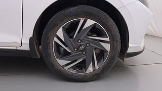 Used 2021 Hyundai New i20 Asta (O) 1.0 Turbo DCT Petrol Automatic tyres RIGHT FRONT TYRE RIM VIEW