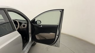 Used 2016 Hyundai Xcent [2014-2017] SX AT (O) Petrol Petrol Automatic interior RIGHT FRONT DOOR OPEN VIEW