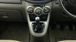 Used 2012 Hyundai i10 [2010-2016] Sportz 1.2 Petrol Petrol Manual interior GEAR  KNOB VIEW