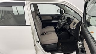 Used 2016 Maruti Suzuki Wagon R 1.0 [2010-2019] VXi Petrol Manual interior RIGHT SIDE FRONT DOOR CABIN VIEW