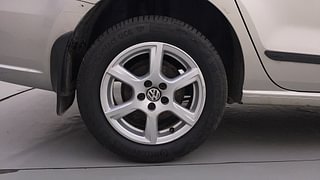 Used 2013 volkswagen Vento 1.6L Highline Diesel Diesel Manual tyres RIGHT REAR TYRE RIM VIEW