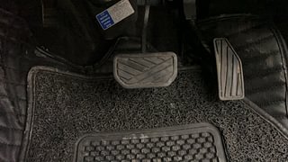 Used 2018 Maruti Suzuki Swift [2017-2021] ZXi AMT Petrol Automatic interior PEDALS VIEW