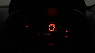 Used 2018 Renault Kwid [2015-2019] 1.0 RXT AMT Opt Petrol Automatic interior CLUSTERMETER VIEW