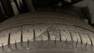 Used 2018 Maruti Suzuki Swift [2017-2021] ZXi AMT Petrol Automatic tyres RIGHT REAR TYRE TREAD VIEW