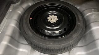Used 2016 Hyundai Xcent [2014-2017] SX AT (O) Petrol Petrol Automatic tyres SPARE TYRE VIEW