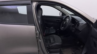 Used 2016 Renault Kwid [2015-2019] RXT Petrol Manual interior RIGHT SIDE FRONT DOOR CABIN VIEW