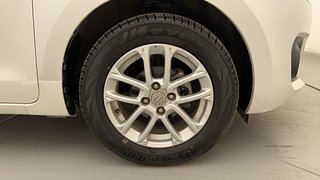 Used 2018 Maruti Suzuki Swift [2017-2021] ZXi AMT Petrol Automatic tyres RIGHT FRONT TYRE RIM VIEW