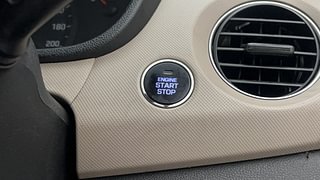 Used 2016 Hyundai Xcent [2014-2017] SX AT (O) Petrol Petrol Automatic top_features Keyless start