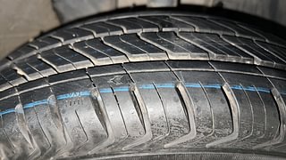 Used 2021 Renault Kwid [2020-2022] NEOTECH RXL Petrol Manual tyres RIGHT FRONT TYRE TREAD VIEW