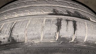 Used 2013 Volkswagen Polo [2010-2014] Highline1.2L (P) Petrol Manual tyres RIGHT FRONT TYRE TREAD VIEW