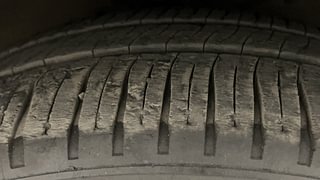 Used 2015 Maruti Suzuki Ciaz [2014-2017] ZXi AT Petrol Automatic tyres RIGHT FRONT TYRE TREAD VIEW
