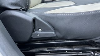 Used 2018 Maruti Suzuki Alto 800 VXi Petrol Manual top_features Seat adjustment