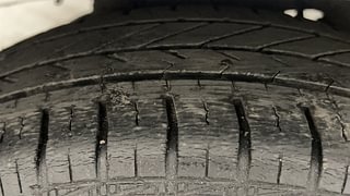 Used 2015 Hyundai Eon [2011-2018] Magna Petrol Manual tyres RIGHT REAR TYRE TREAD VIEW