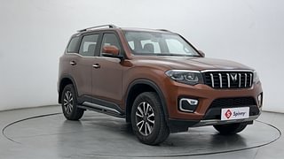 Used 2023 mahindra Scorpio N Z8 L Petrol 7 STR Petrol Manual exterior RIGHT FRONT CORNER VIEW