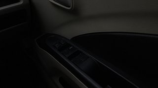Used 2014 Maruti Suzuki Celerio VXI AMT Petrol Automatic top_features Central locking
