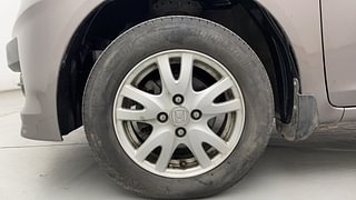 Used 2014 Honda Brio [2011-2016] VX AT Petrol Automatic tyres LEFT FRONT TYRE RIM VIEW