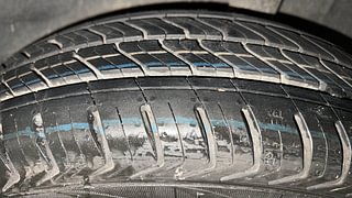 Used 2021 Renault Kwid [2020-2022] NEOTECH RXL Petrol Manual tyres LEFT REAR TYRE TREAD VIEW