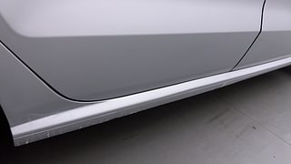 Used 2015 Volkswagen Polo [2015-2019] Highline1.2L (P) Petrol Manual dents MINOR DENT