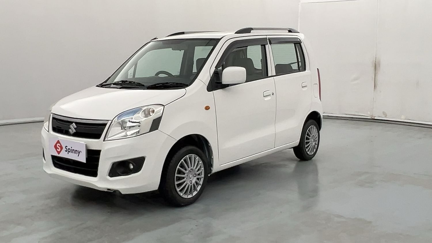 LEFT FRONT CORNER VIEW