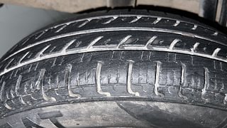 Used 2018 Renault Kwid [2015-2019] 1.0 RXT AMT Opt Petrol Automatic tyres RIGHT REAR TYRE TREAD VIEW