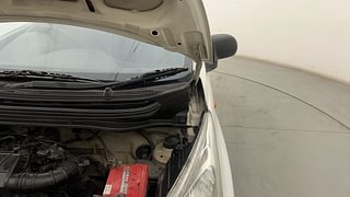 Used 2015 Hyundai Eon [2011-2018] Magna Petrol Manual engine ENGINE LEFT SIDE HINGE & APRON VIEW