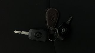 Used 2021 Renault Triber RXL Petrol Manual extra CAR KEY VIEW