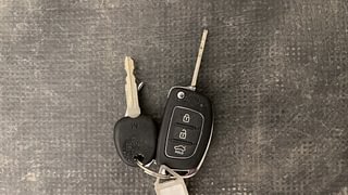 Used 2016 Hyundai Xcent SX 1.2 Petrol Manual extra CAR KEY VIEW