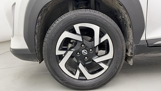 Used 2023 Nissan Magnite XV Premium Petrol Manual tyres LEFT FRONT TYRE RIM VIEW