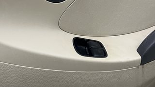 Used 2015 Hyundai Eon [2011-2018] Magna Petrol Manual top_features Power windows