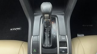 Used 2020 Honda Civic [2019-2021] V CVT Petrol Petrol Automatic interior GEAR  KNOB VIEW