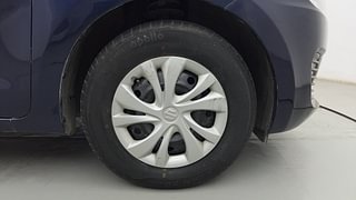 Used 2018 Maruti Suzuki Swift [2017-2021] VXI AMT Petrol Automatic tyres RIGHT FRONT TYRE RIM VIEW