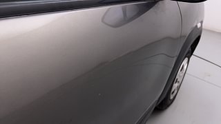 Used 2016 Renault Kwid [2015-2019] RXT Petrol Manual dents MINOR SCRATCH