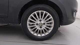 Used 2015 Tata Zest [2014-2019] XMA Diesel Diesel Automatic tyres RIGHT FRONT TYRE RIM VIEW