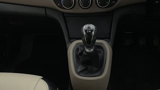Used 2019 Hyundai Xcent [2017-2019] SX Diesel Diesel Manual interior GEAR  KNOB VIEW