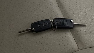 Used 2013 volkswagen Vento 1.6L Highline Diesel Diesel Manual extra CAR KEY VIEW