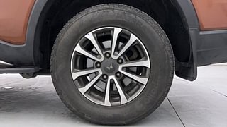 Used 2023 mahindra Scorpio N Z8 L Petrol 7 STR Petrol Manual tyres LEFT REAR TYRE RIM VIEW
