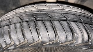 Used 2016 Renault Kwid [2015-2019] RXT Petrol Manual tyres LEFT FRONT TYRE TREAD VIEW