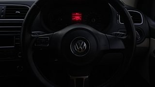 Used 2013 Volkswagen Polo [2010-2014] Highline1.2L (P) Petrol Manual top_features Airbags